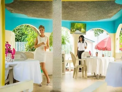 Villa La Cage Негрил Отель